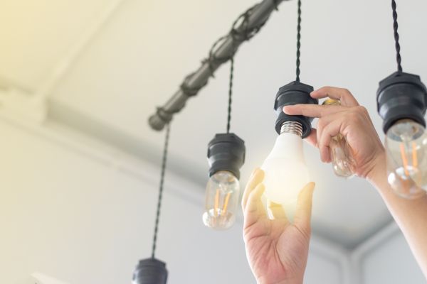 Light Bulb Changing Service in Lake Zurich