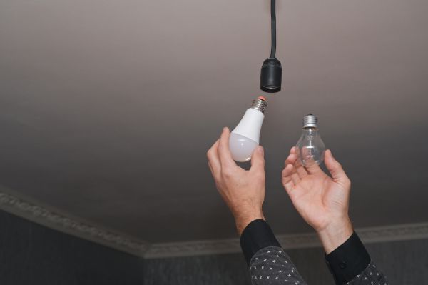 Light Bulbs Replacement in Lake Zurich